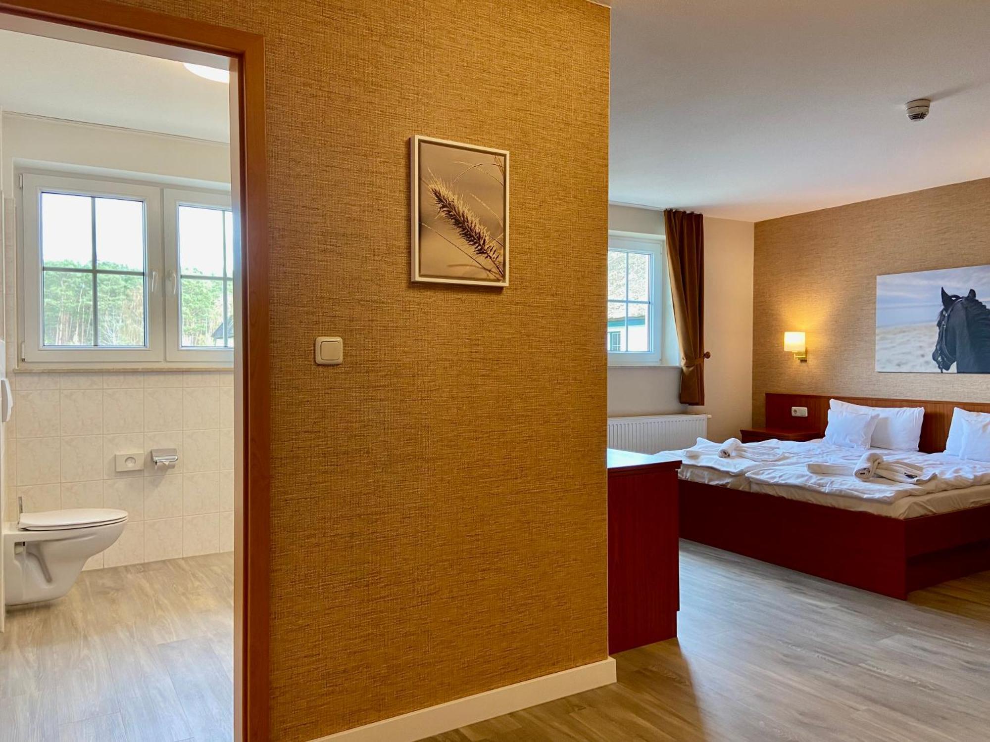Friesenhof Hotel-Restaurant-Reitanlage Trassenheide Chambre photo
