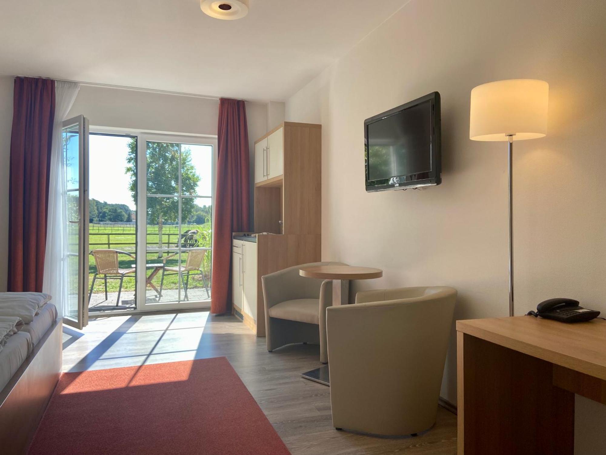 Friesenhof Hotel-Restaurant-Reitanlage Trassenheide Chambre photo