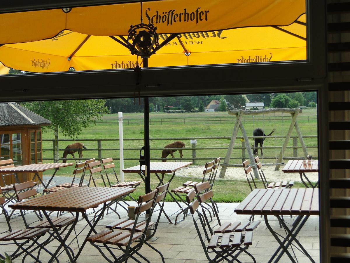 Friesenhof Hotel-Restaurant-Reitanlage Trassenheide Extérieur photo